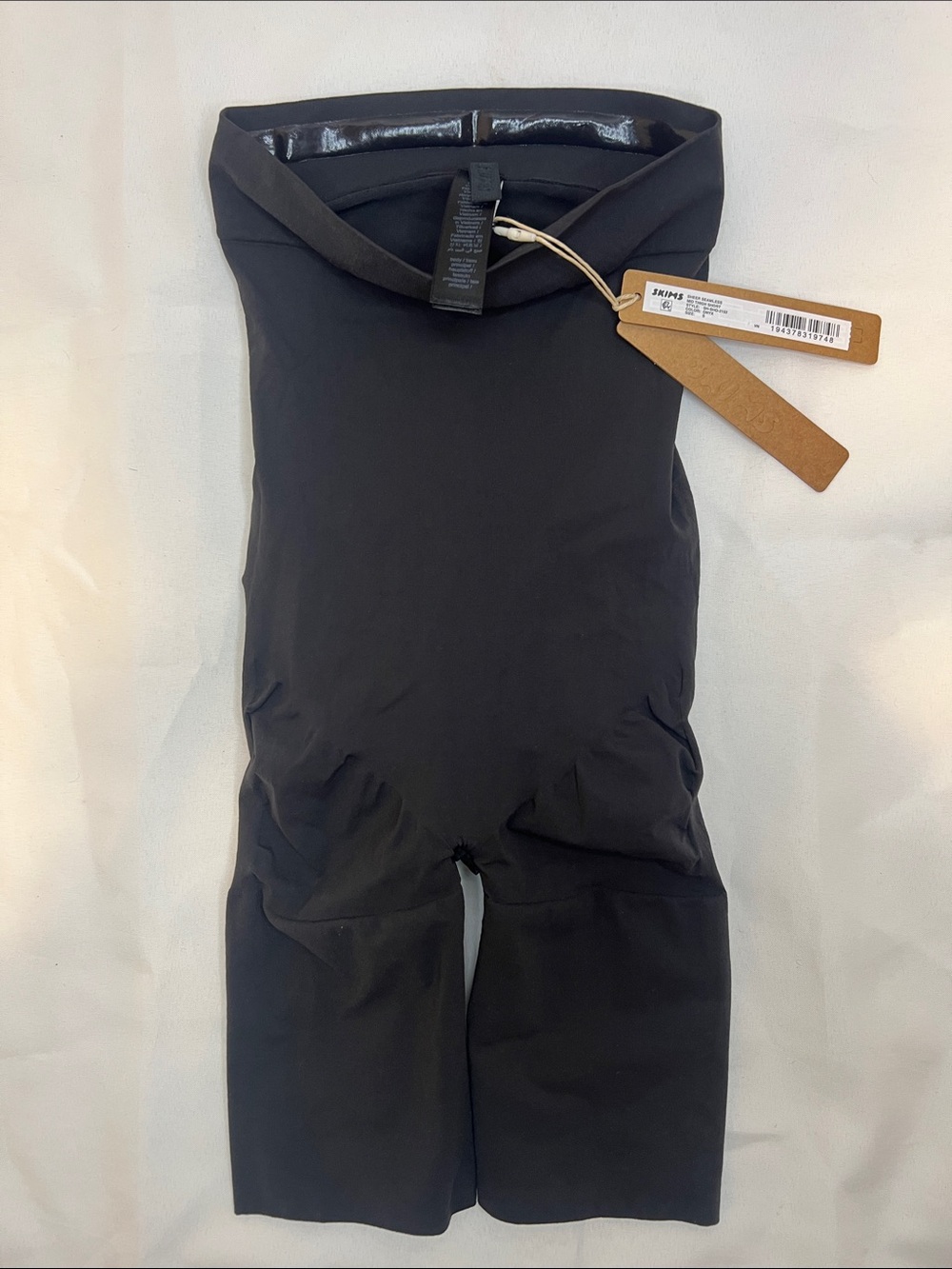SKIMS Sheer Seamless Mid Thigh Short size S
